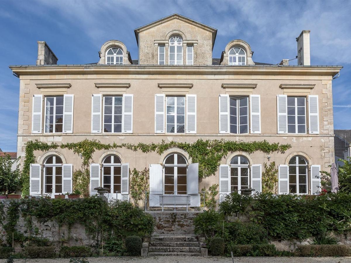 Hotel Chambre D'Hotes La Maison De Maitre Fontenay-le-Comte Exterior foto