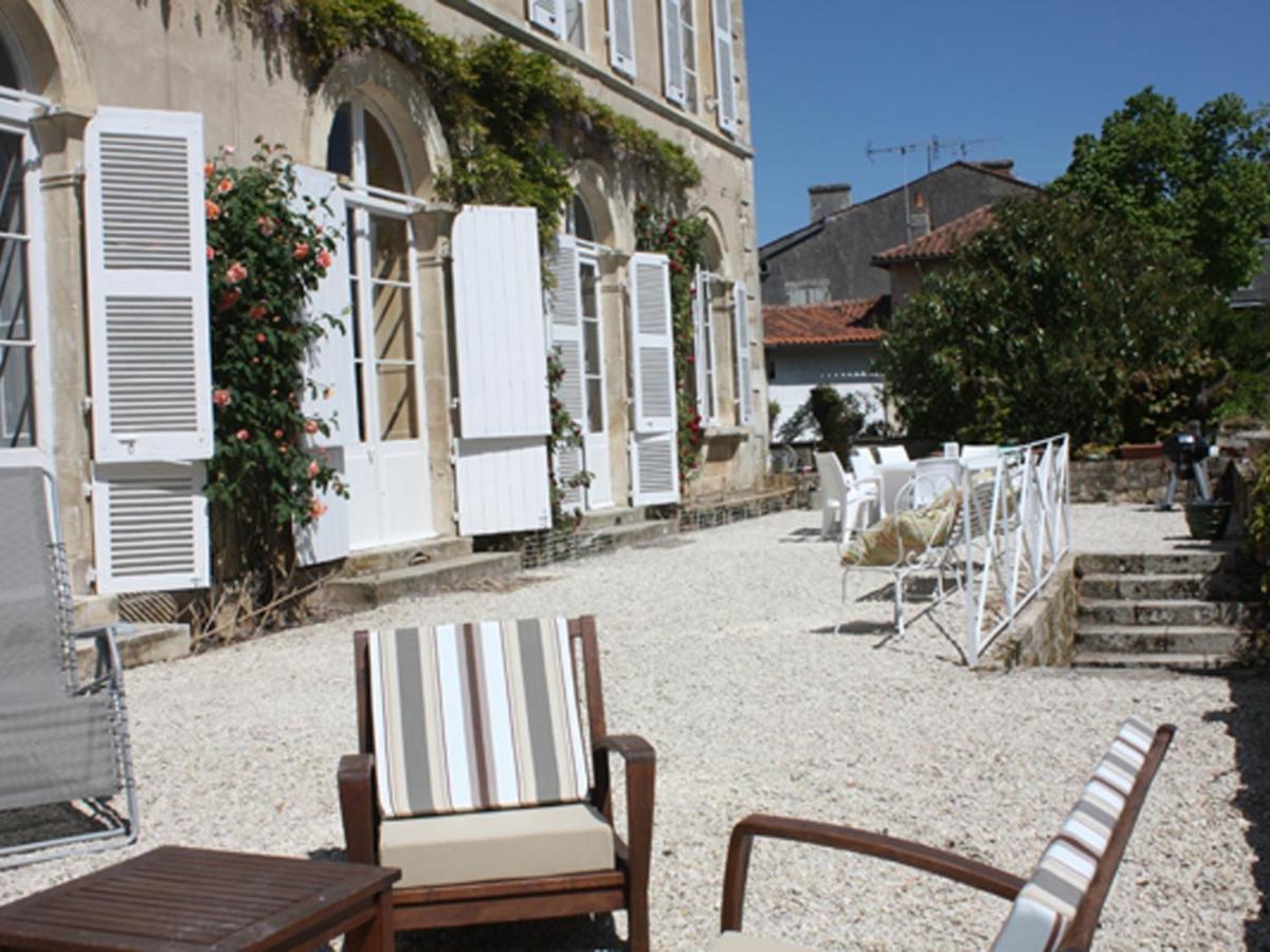 Hotel Chambre D'Hotes La Maison De Maitre Fontenay-le-Comte Exterior foto