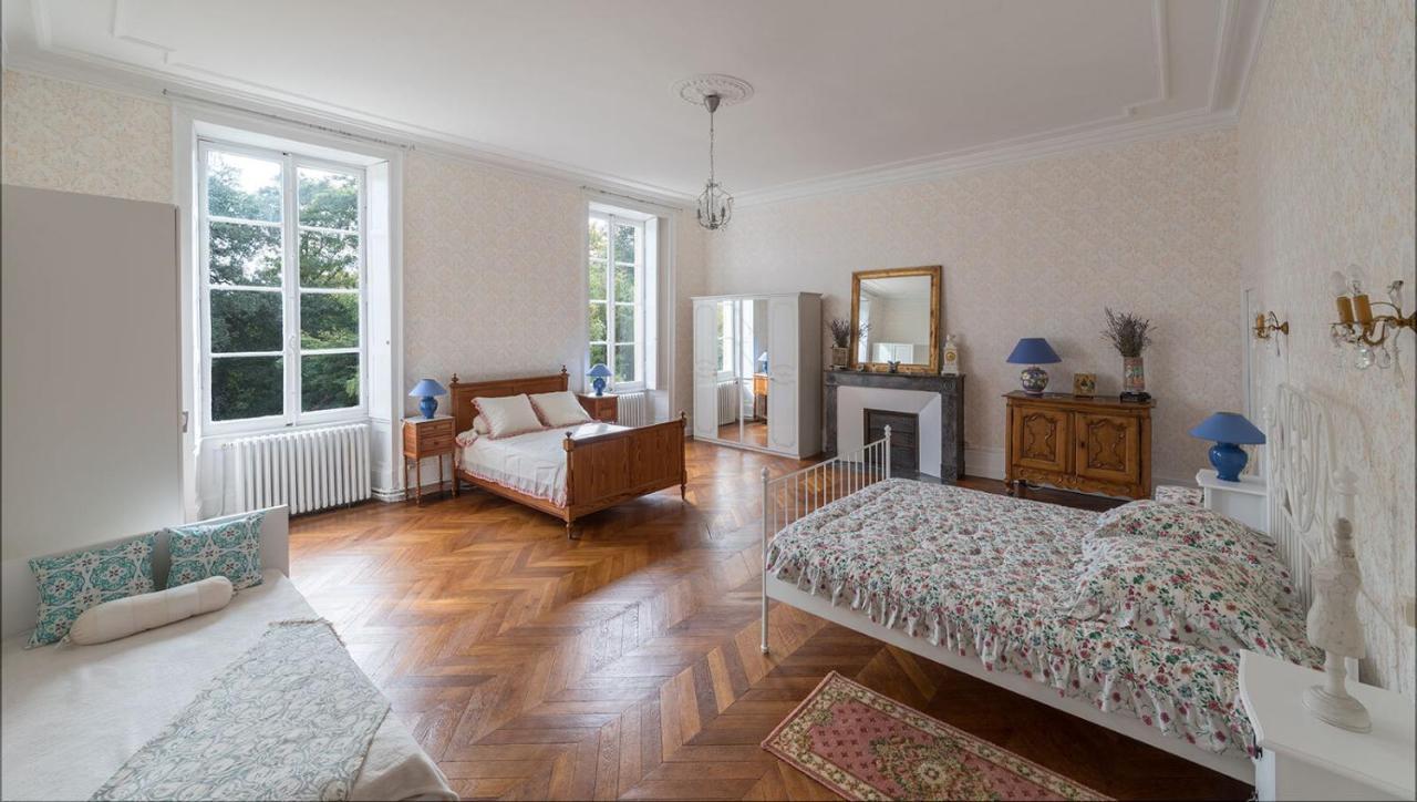 Hotel Chambre D'Hotes La Maison De Maitre Fontenay-le-Comte Habitación foto