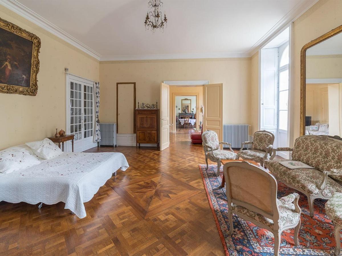 Hotel Chambre D'Hotes La Maison De Maitre Fontenay-le-Comte Exterior foto