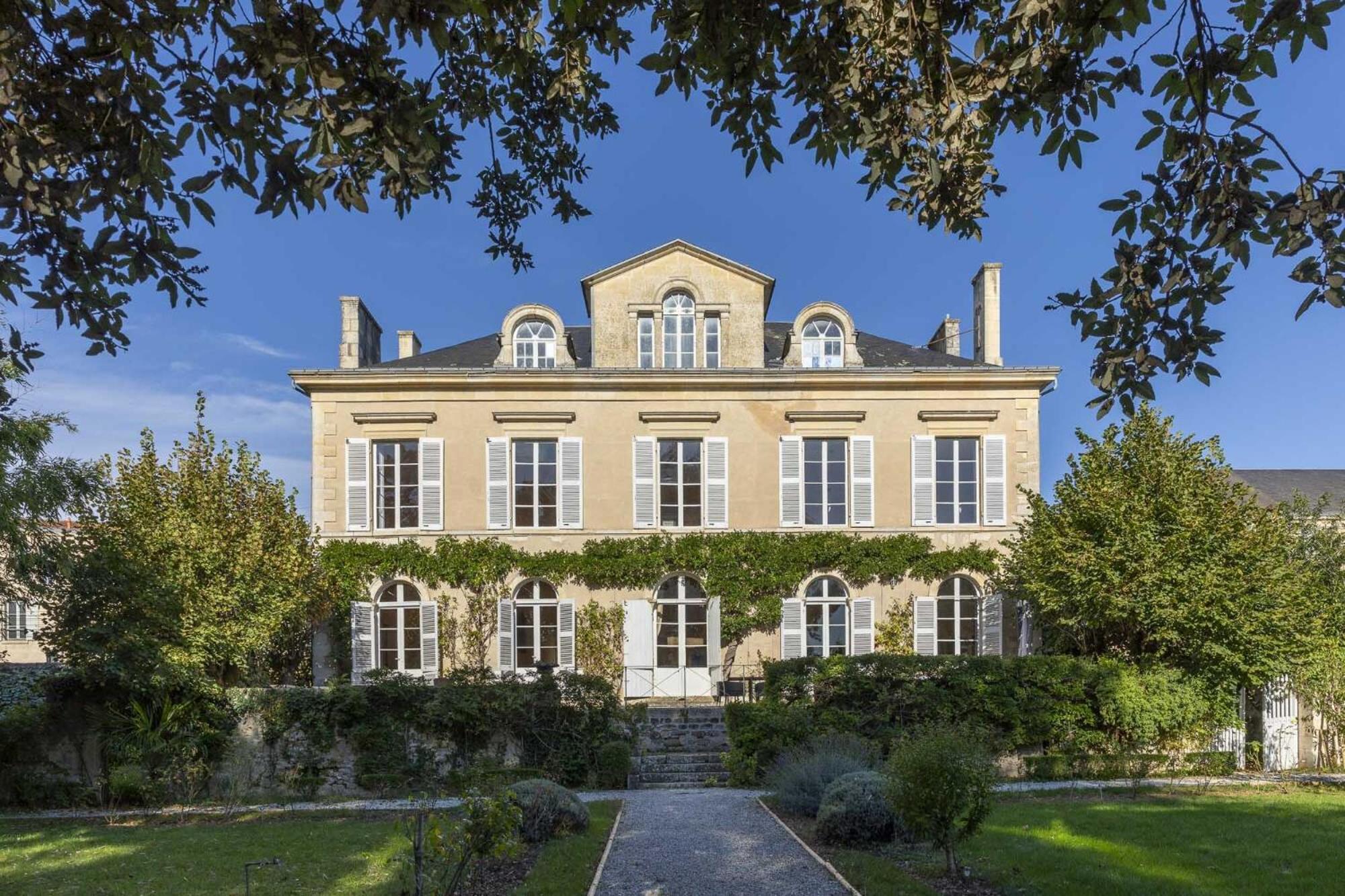 Hotel Chambre D'Hotes La Maison De Maitre Fontenay-le-Comte Habitación foto